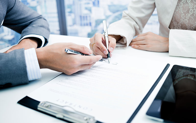 Business Contracts - Everingham Lawyers